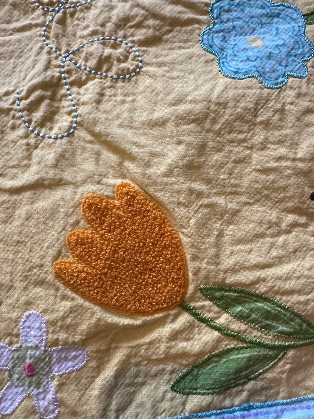 2 Yellow Springtime Floral & Bug Table Runners - Picture 4 of 8